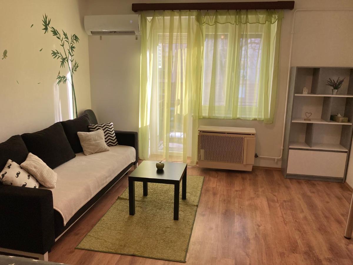 Like Apartman Eger Bagian luar foto