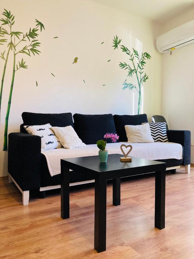 Like Apartman Eger Bagian luar foto