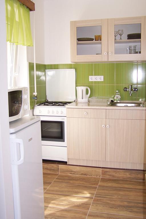 Like Apartman Eger Bagian luar foto